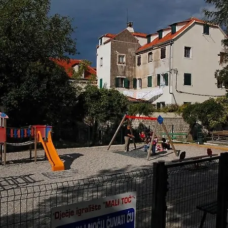 Sretna Apartment